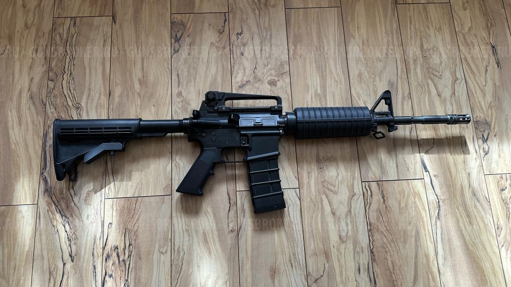 М4 / Desert  /HK USP compact  / MP 40
