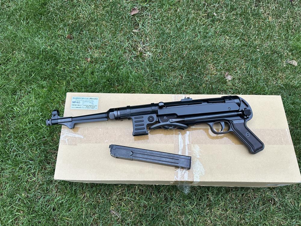 М4 / Desert  /HK USP compact  / MP 40