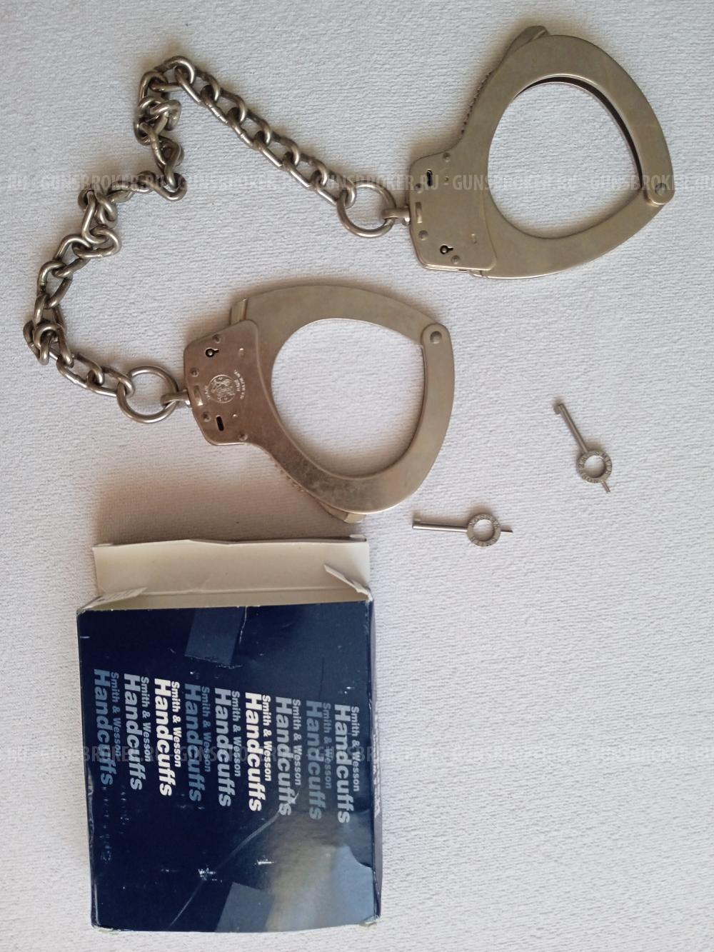 Кандалы Смит и Вессон