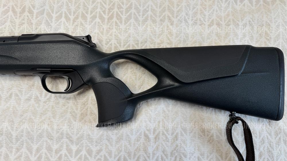 карабин Blaser R8 в калибре 30-06 Springfield с пластиковой ложей и пистолетной рукоятью (