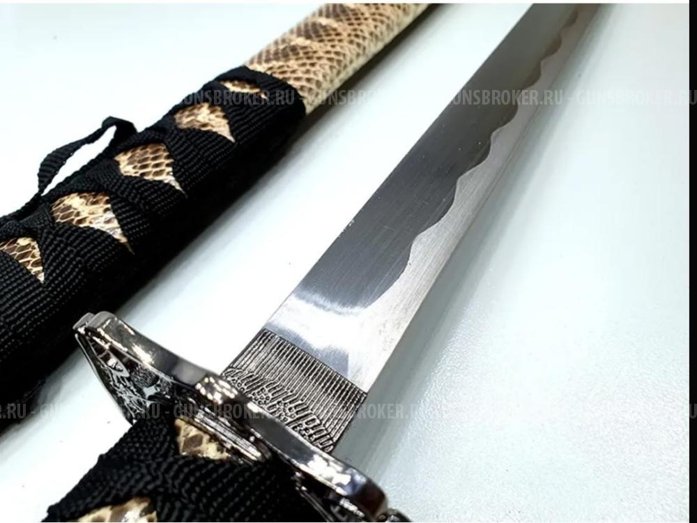 Катана с ножнами под змеиную кожу