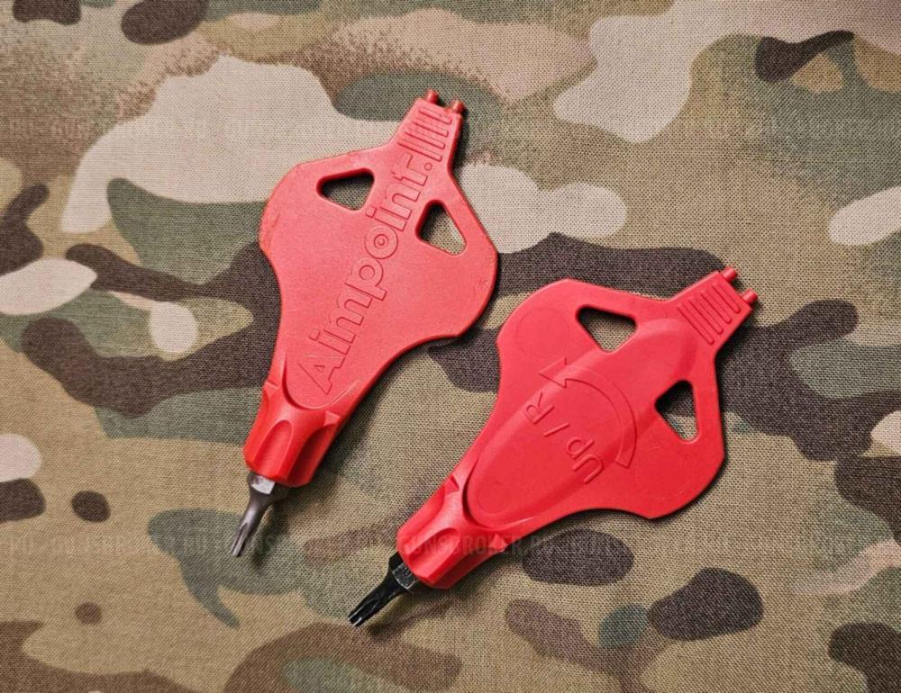 Продам коллиматорные прицелы Aimpoint  + крепления , ключ , крышки  