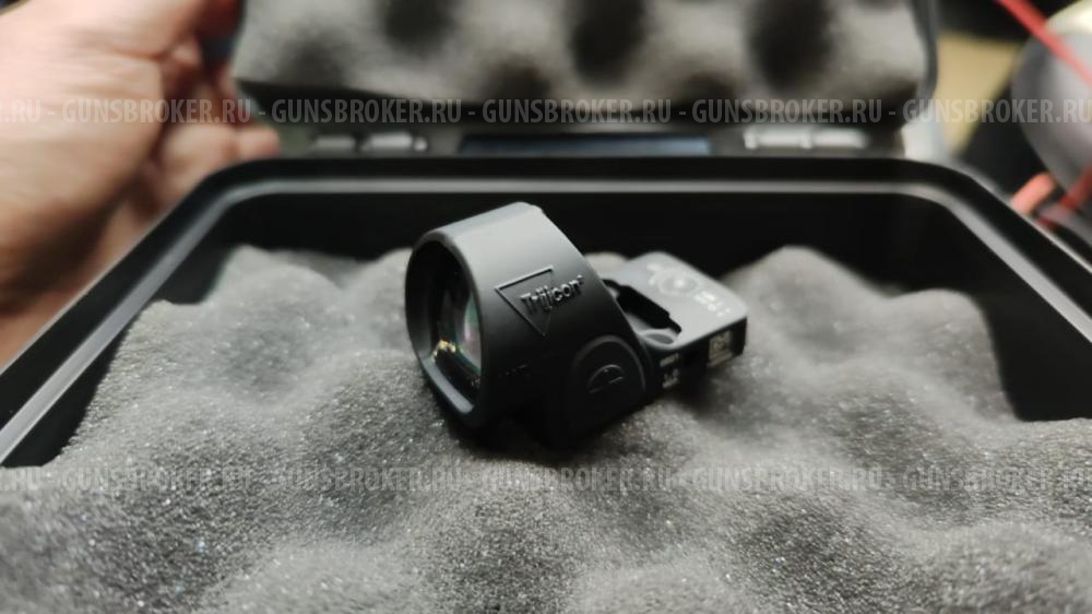 Коллиматорный прицел Trijicon SRO 2.5MOA