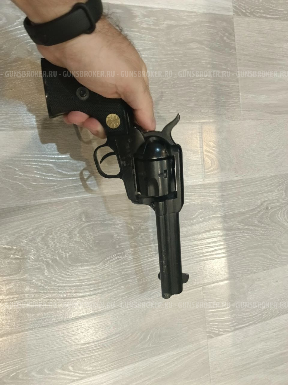 Револьвер-мелкашка. : Короткоствольное оружие