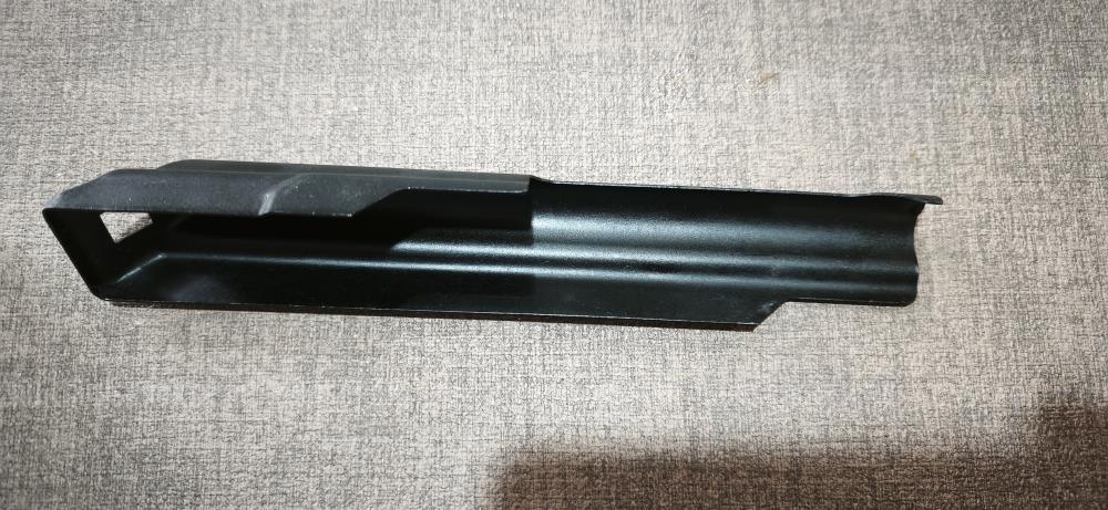 Крышка ствольной коробки и магазин сайга 