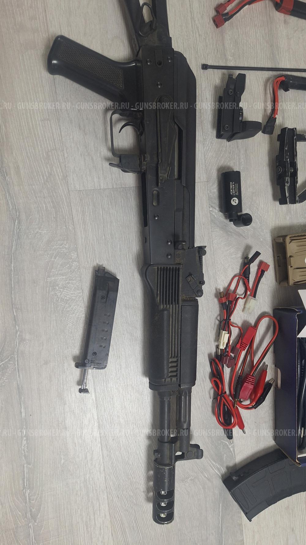 LCT  Ак74м. ,так-же умная зарядка клавиатура, и оптический прицел ACOG 3x 