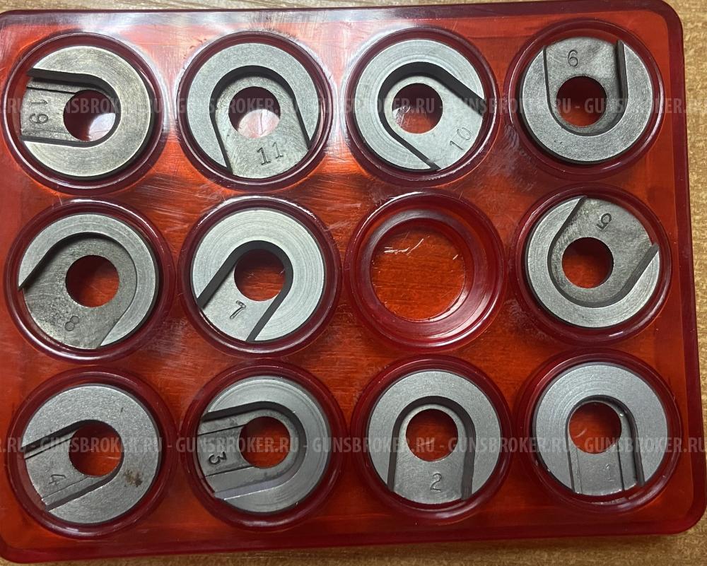 Lee Press — подающие собачки