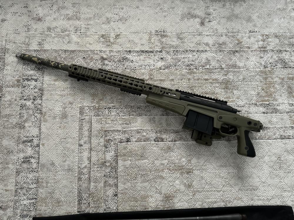 Ложа Accuracy International AX AICS Chassis на Remington 700 Long Action.