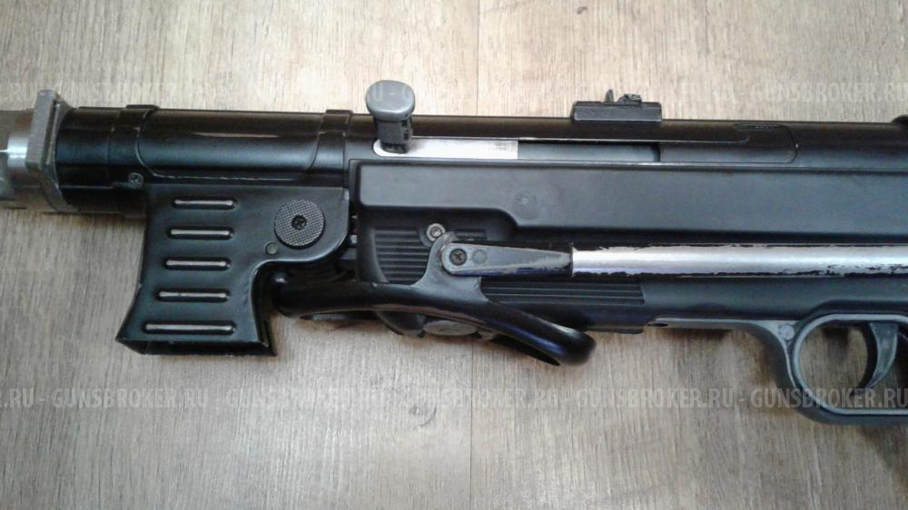 Макет пистолета-пулемета MP-40