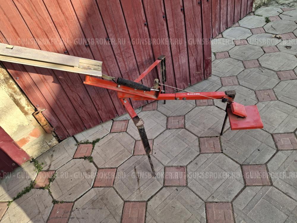 машинка для запуска тарелок + 100 тарелок