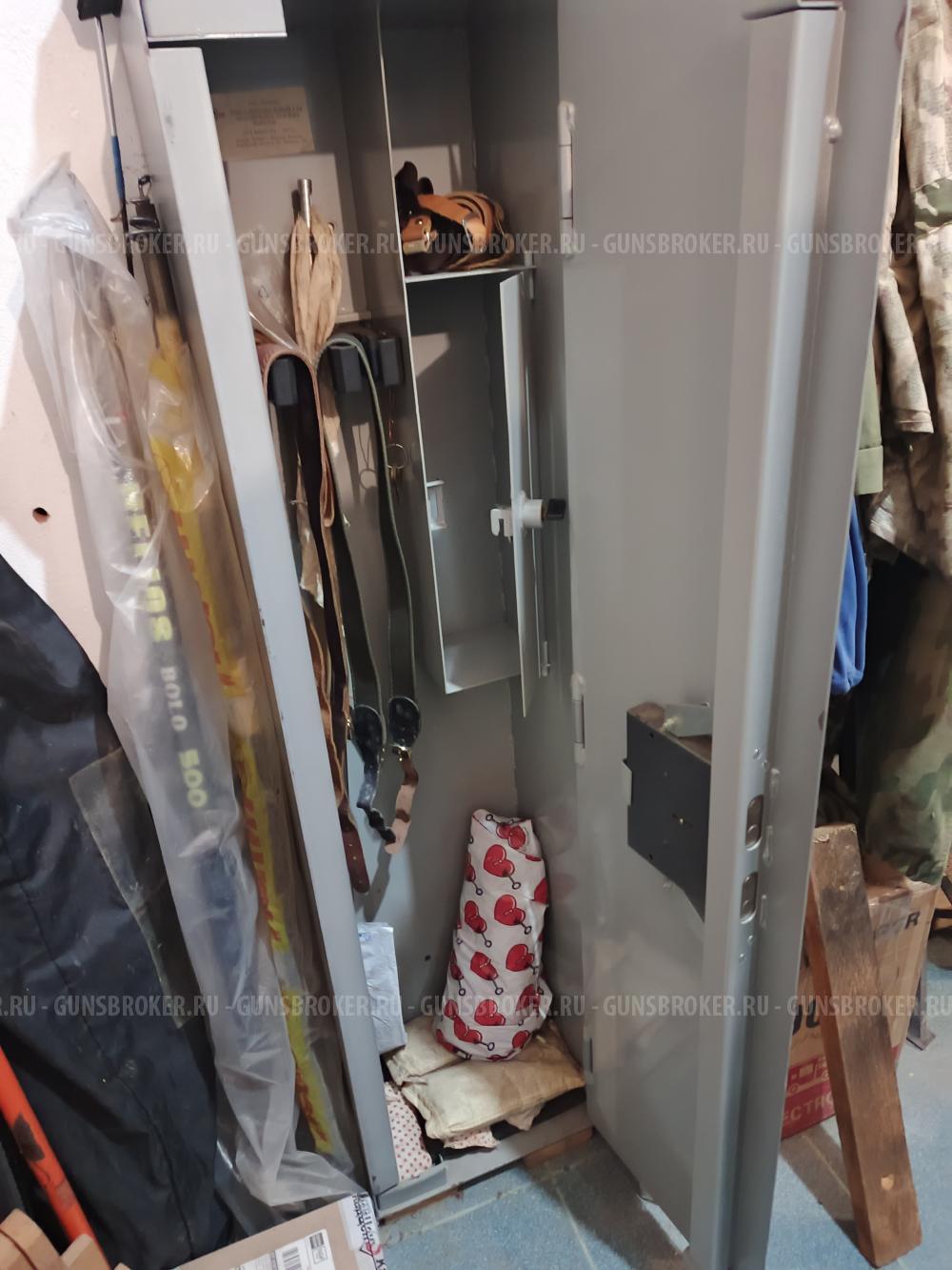 металлический шкаф для двух единиц оружия