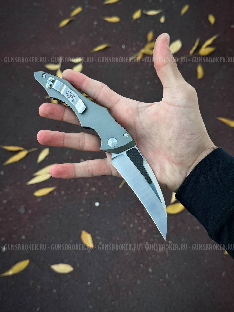 Microtech 166 Hawk (replica)