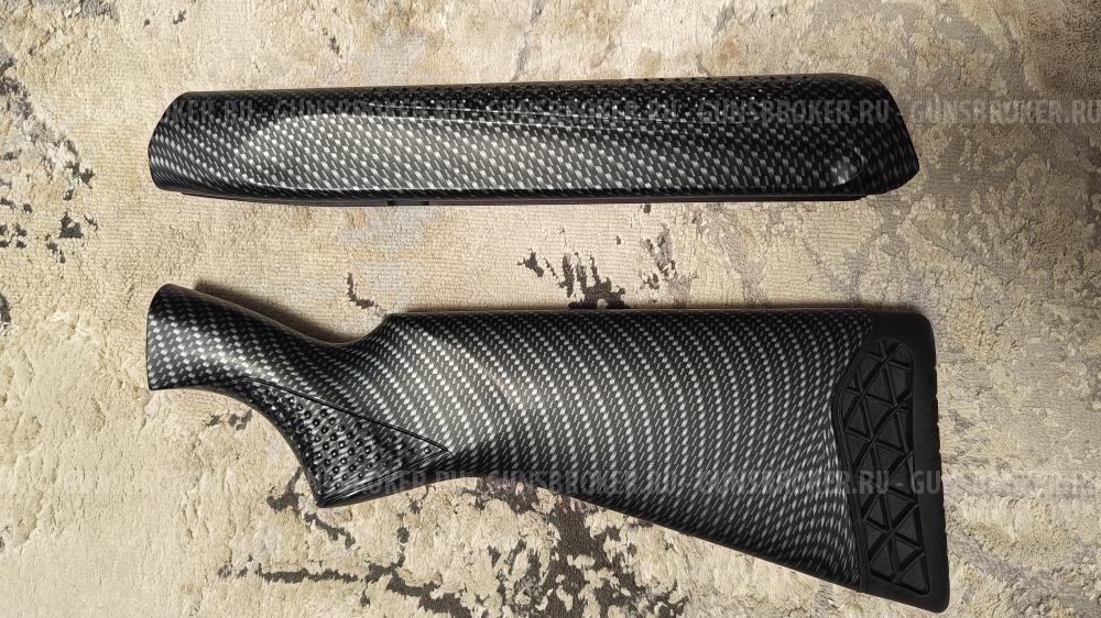 На МР-155 комплектующие - приклад , цевьё , трубка магазина , гайка .