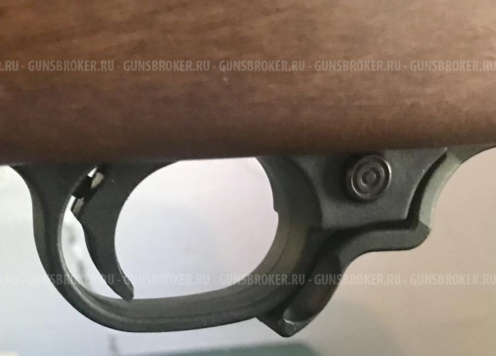 На RUGER 10/22 - рукоятки перезарядки, магазин релиз, ударник, экстрактор, авто болт релиз