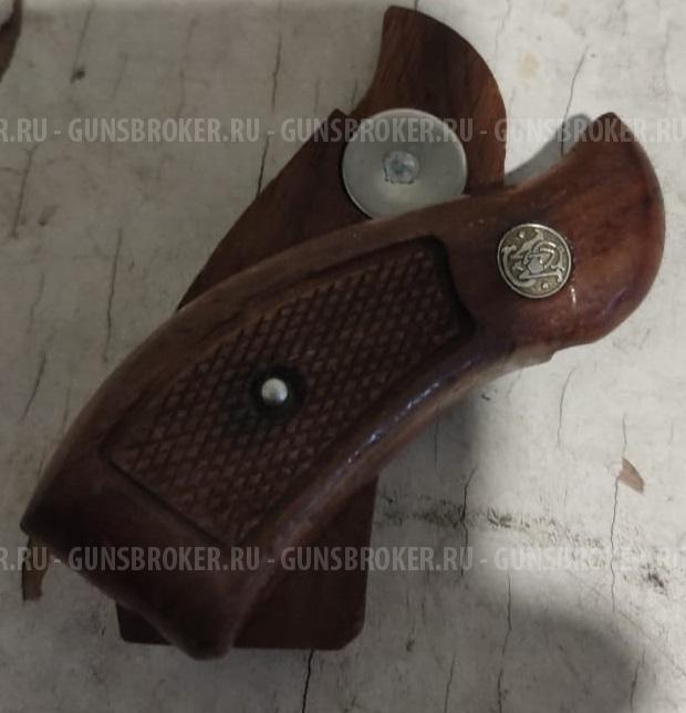 Накладки на револьвер S&W (оригинальные)