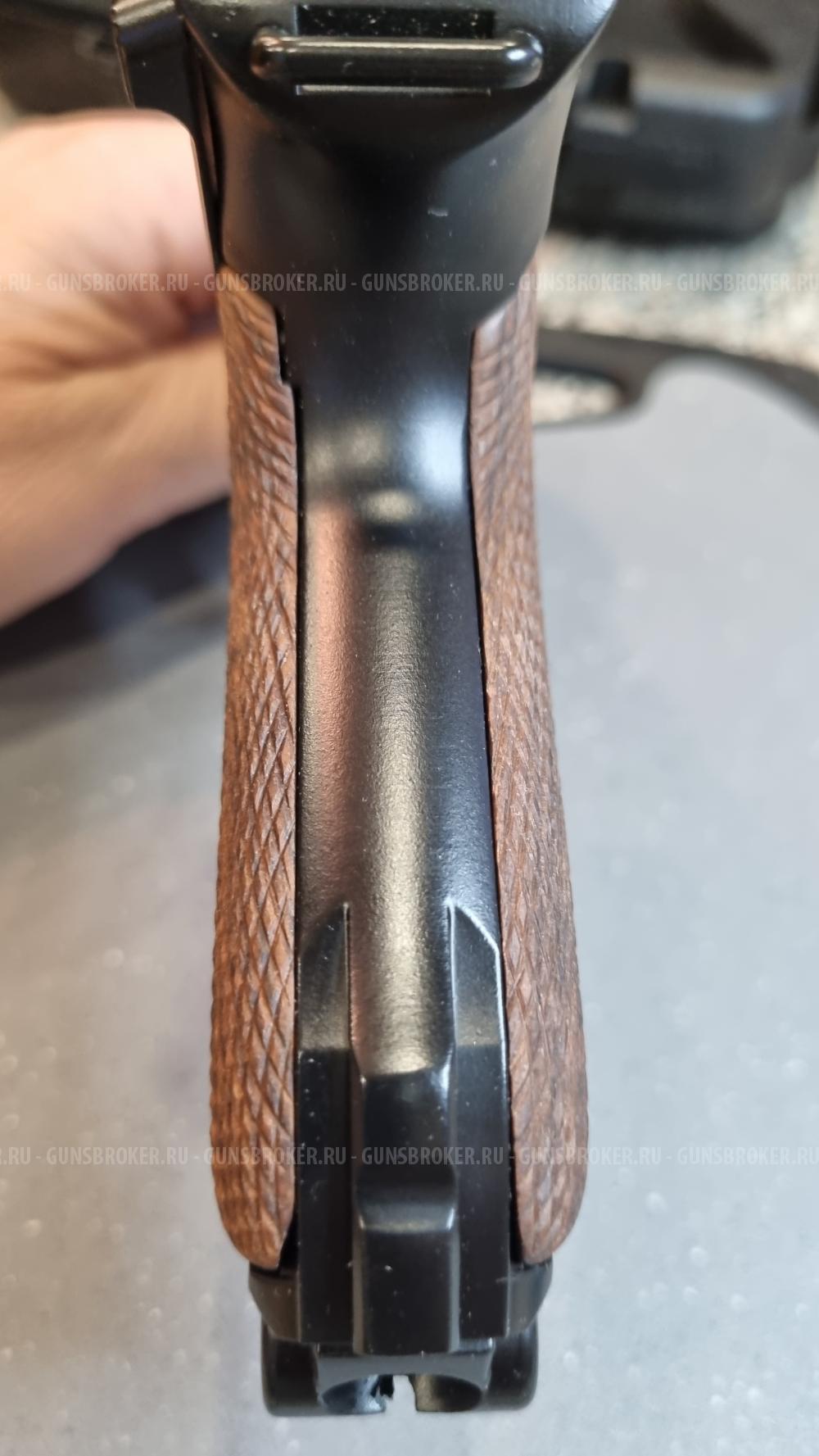 Накладки на рукоять страйкбольного пистолета люгер парабелум Р 08 от KWC, орех 