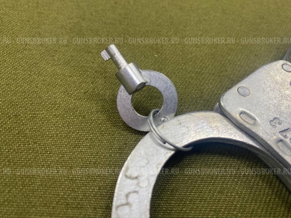 Наручники БРС-3 на жесткой сцепке