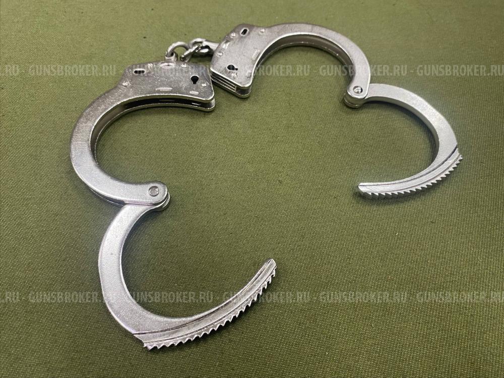 Наручники металлические серебристые