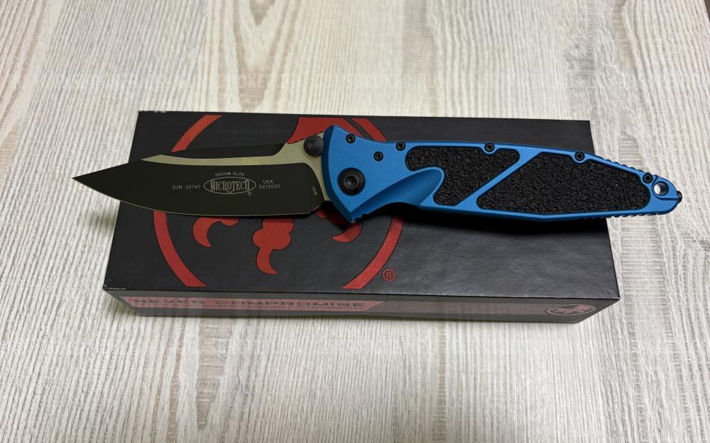 Нож Microtech SOCOM ELITE 160-1BL, сталь M390, рукоять синий алюминий