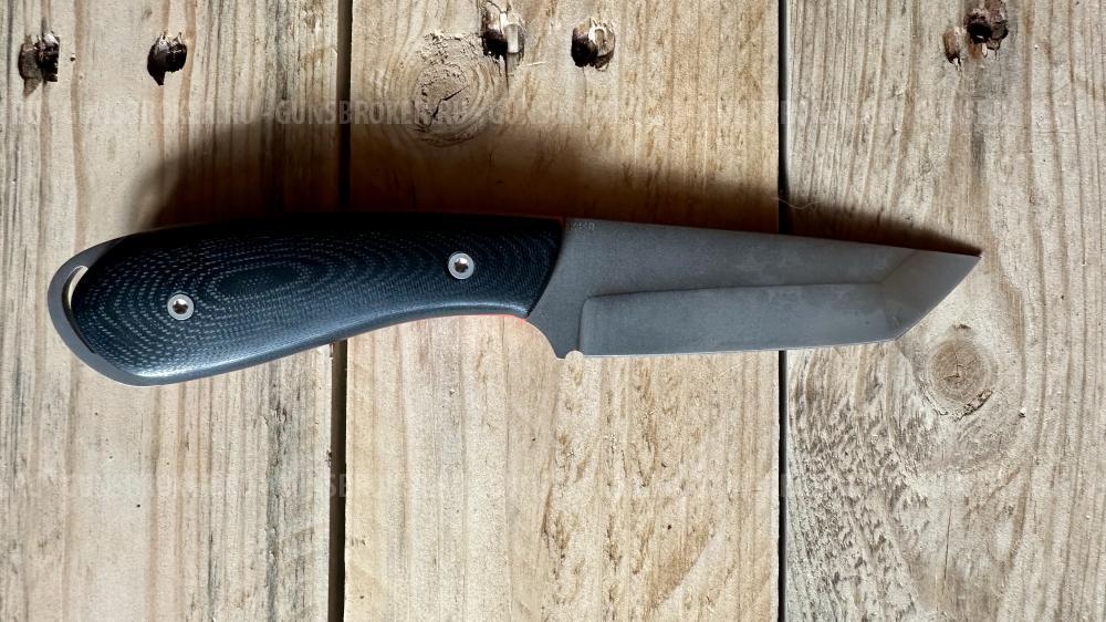 Нож Саро Лис 