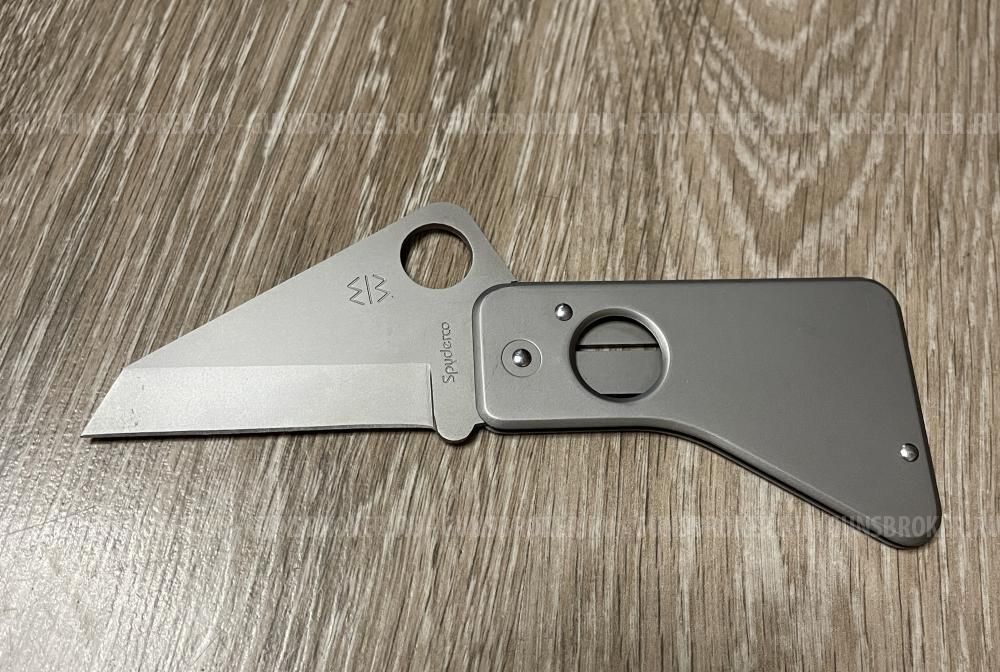 Нож Spyderco Spydercard