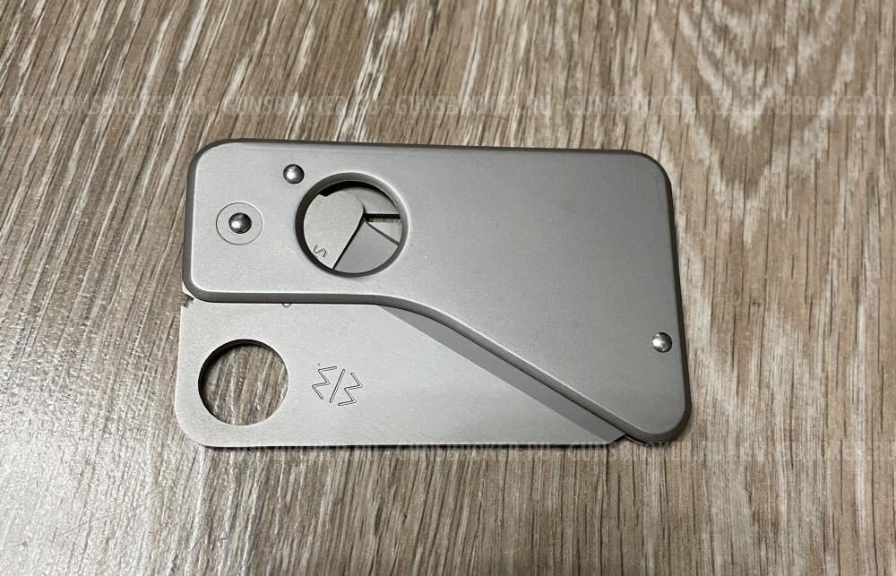 Нож Spyderco Spydercard