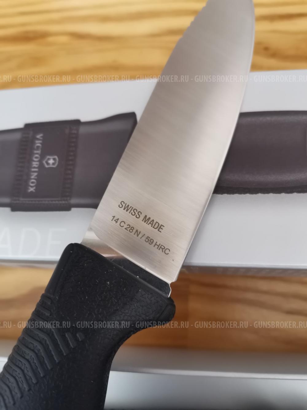 Нож Victorinox фиксированный с ножнами
