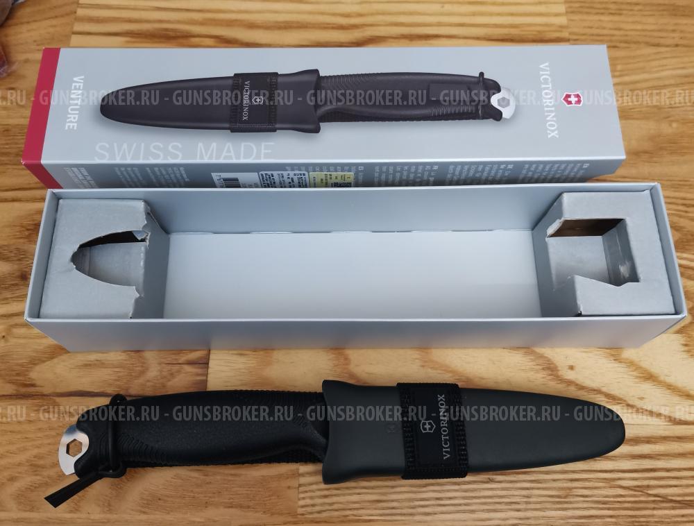 Нож Victorinox фиксированный с ножнами