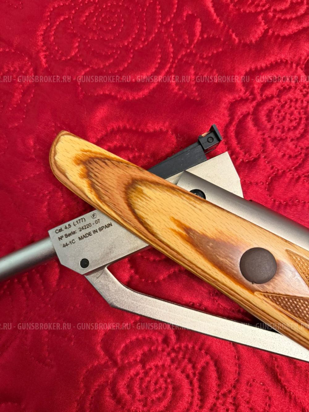 Norica Marvic - Style