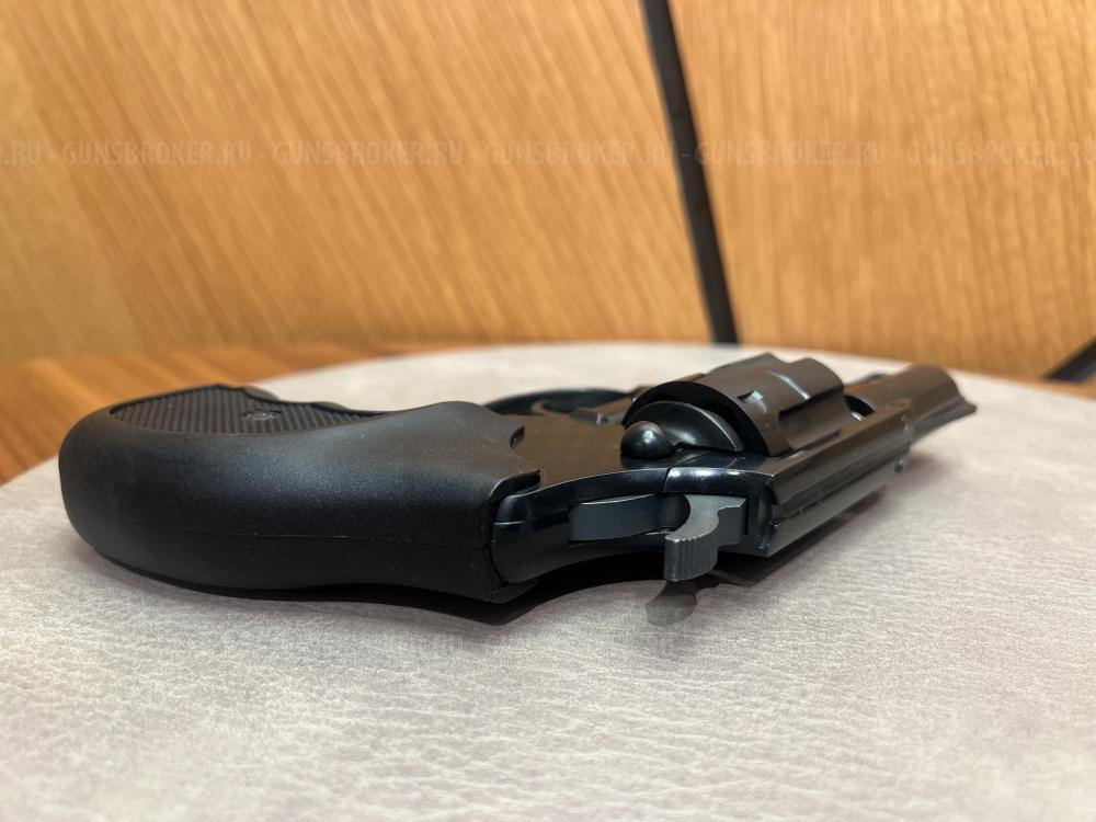 Новый газовый револьвер Reck Cobra с.380 ME GUM