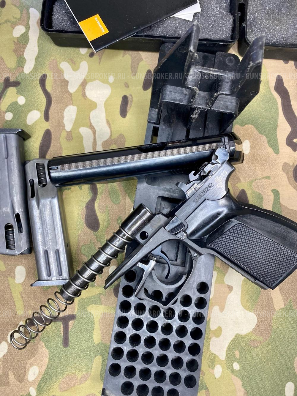 Охолощенный пистолет "Байкал 442"