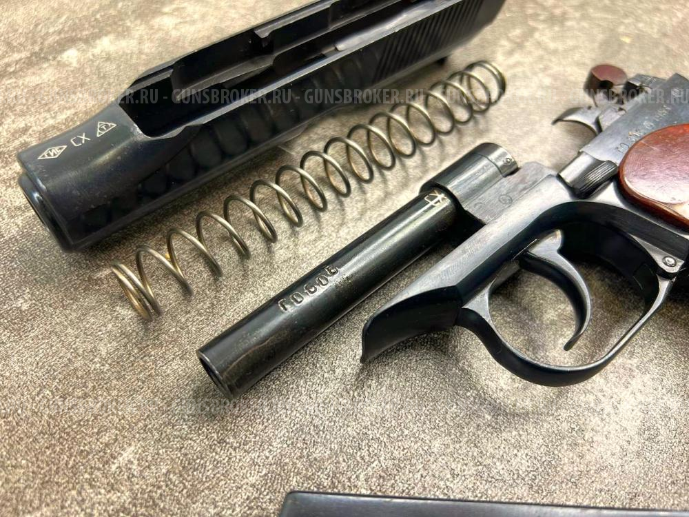 Охолощенный пистолет Макарова ПМ-СО (ТОЗ, 1953 год, прямая рамка, калибр 10х24)