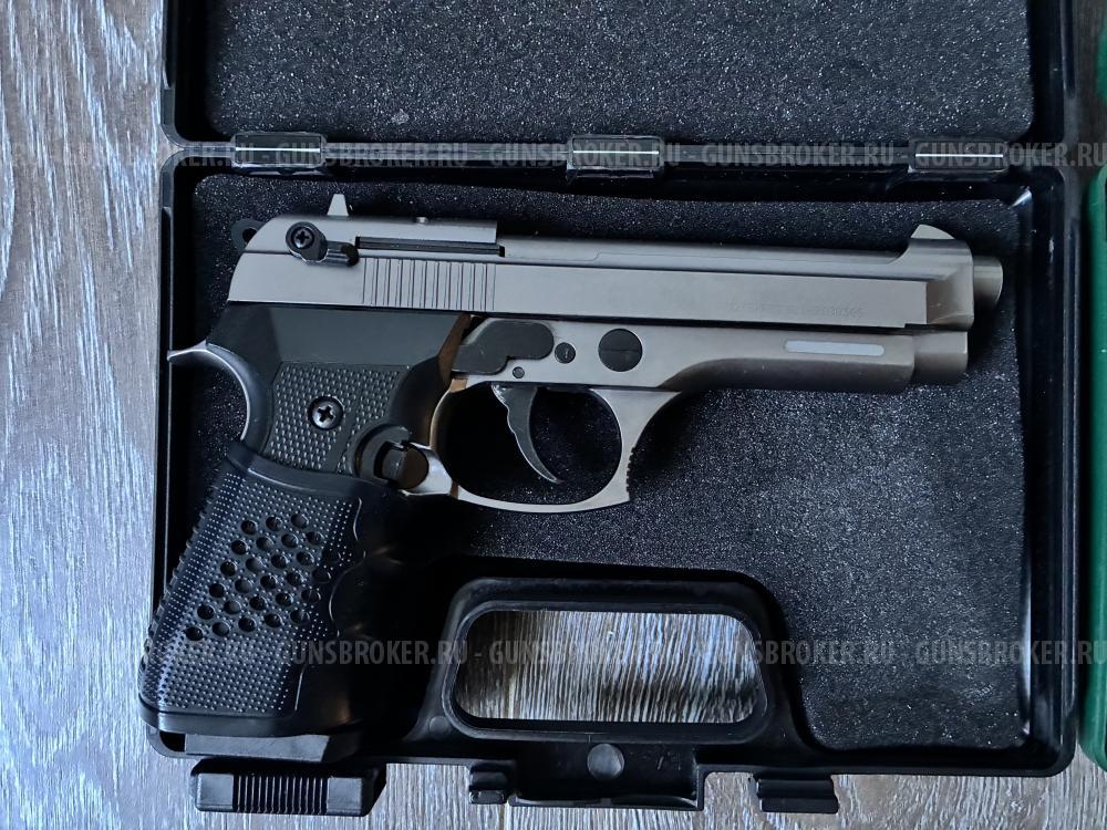 Охолощенный пистолет схп Беретта 92 (Beretta) с автоматическим режимом стрельбы.