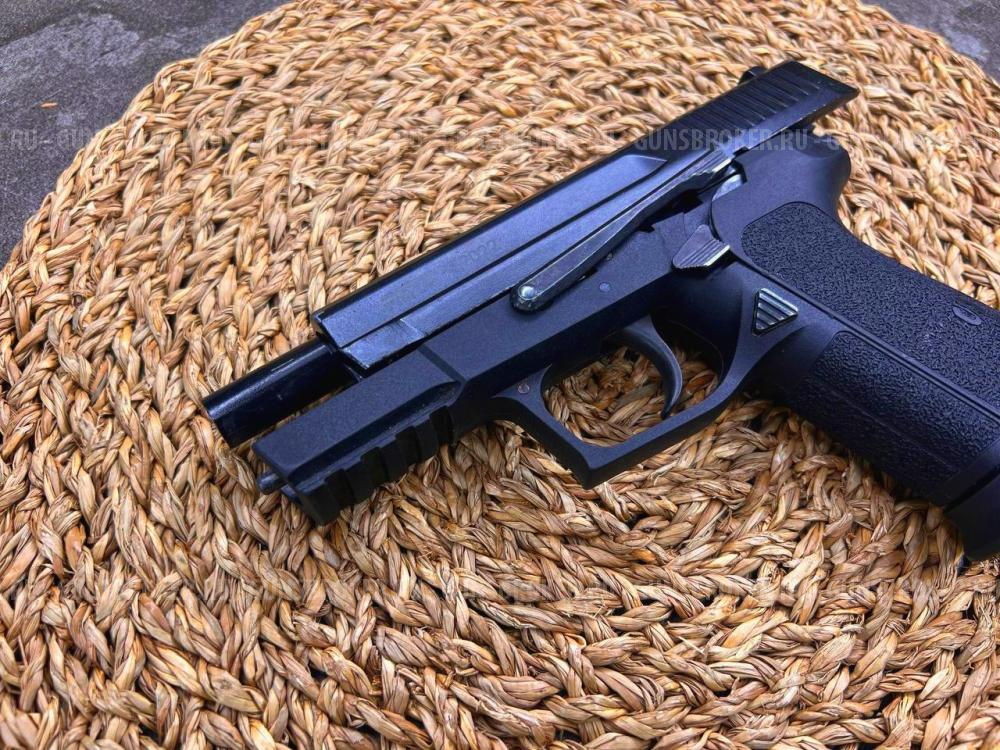 Охолощенный шумовой пистолет Retay S2022 9mm PAK (бу, Ретай С2022, 9 мм)