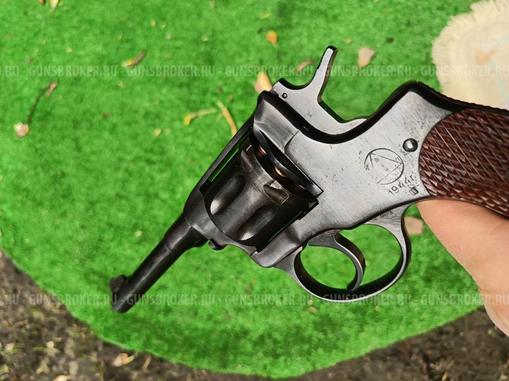 Охолощенный сигнальный Наган 1944 год