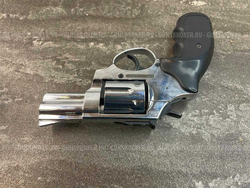 Охолощенный списанный револьвер "ТАУРУС-S KURS 2.5" (Курс, 10 ТК, хром, б/у)