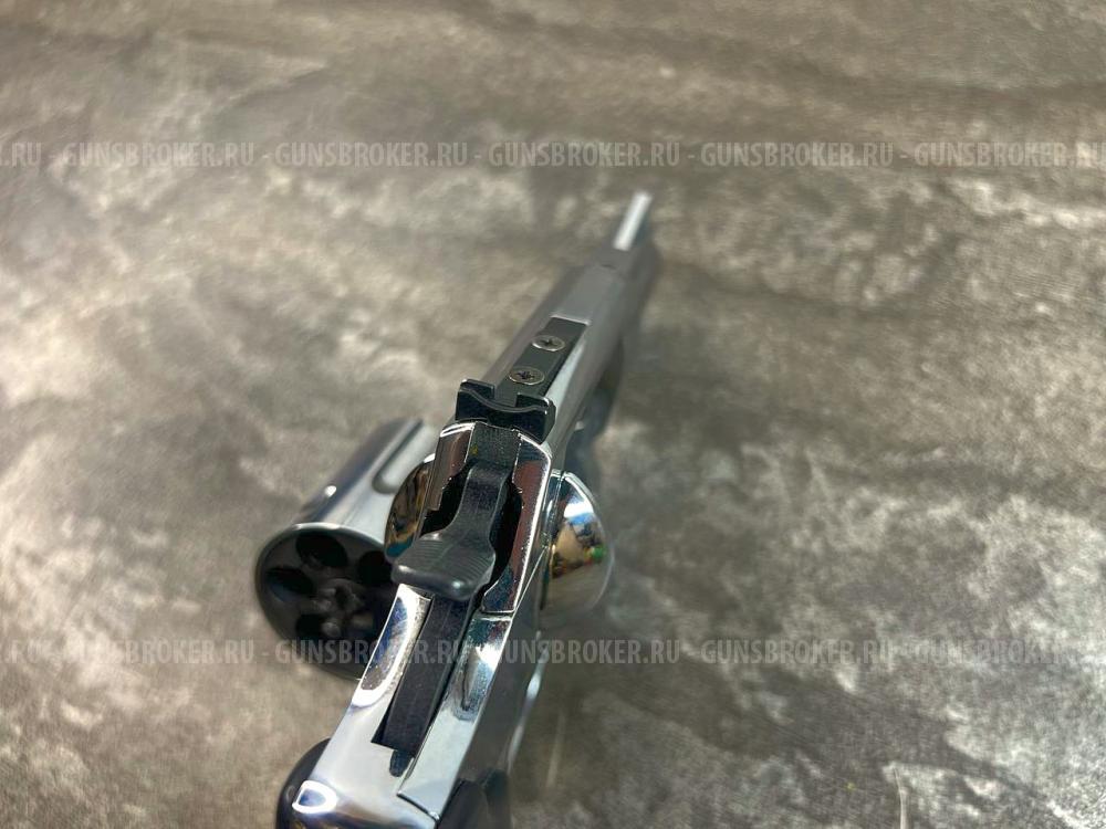 Охолощенный списанный револьвер "ТАУРУС-S KURS 2.5" (Курс, 10 ТК, хром, б/у)