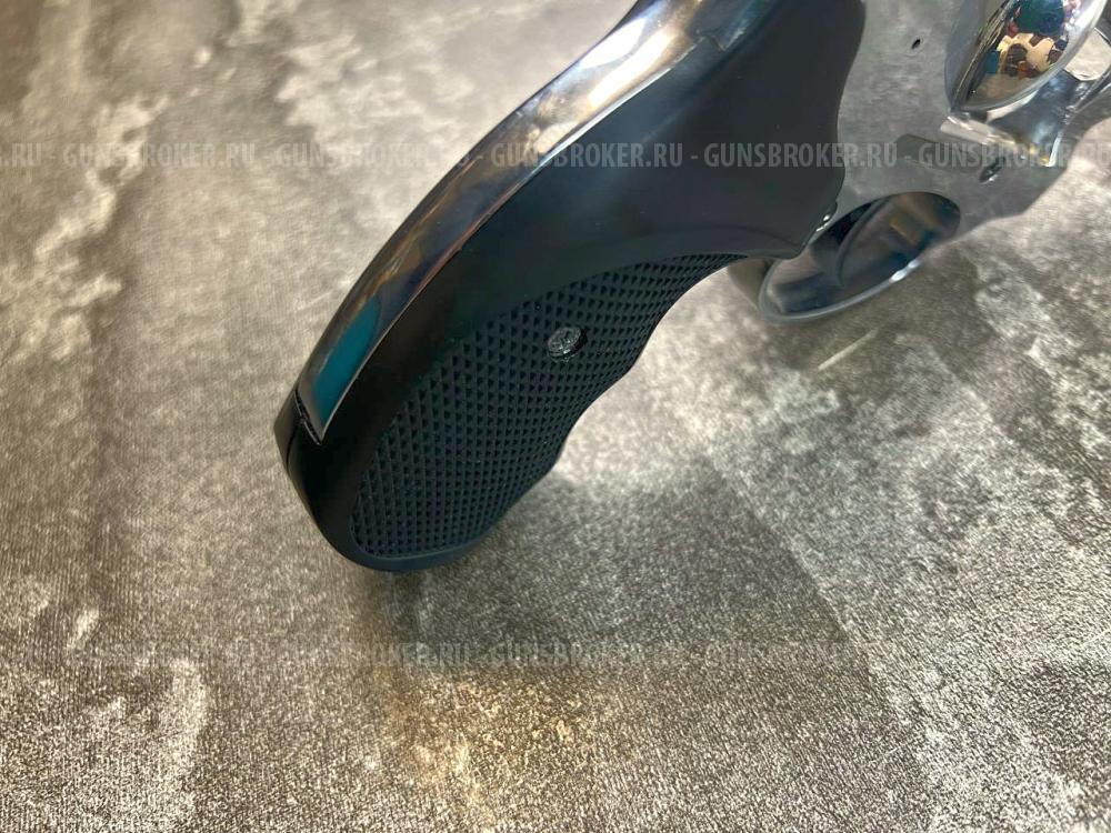 Охолощенный списанный револьвер "ТАУРУС-S KURS 2.5" (Курс, 10 ТК, хром, б/у)