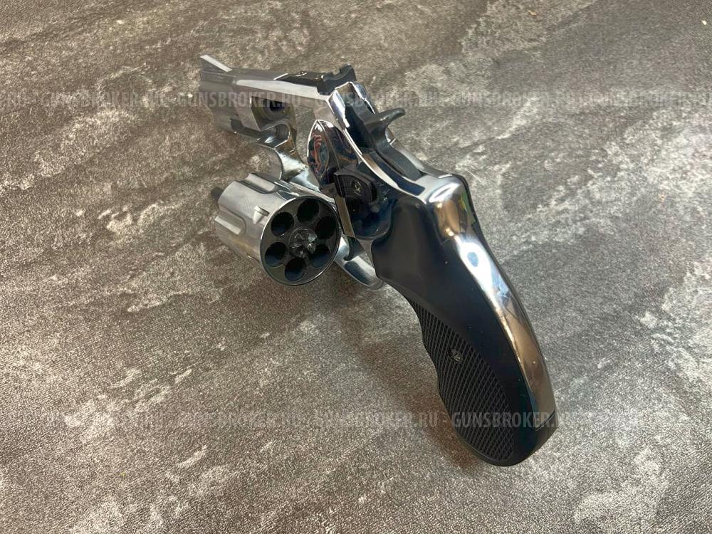 Охолощенный списанный револьвер "ТАУРУС-S KURS 2.5" (Курс, 10 ТК, хром, б/у)