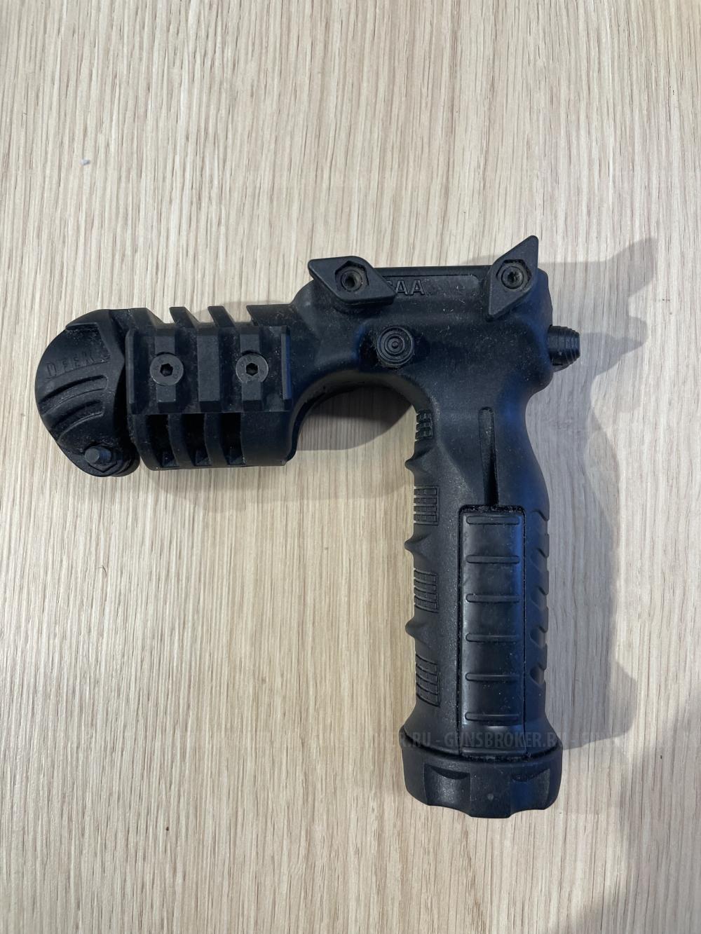 Передняя вертикальная рукоятка CAA FGA с адаптером для фонаря