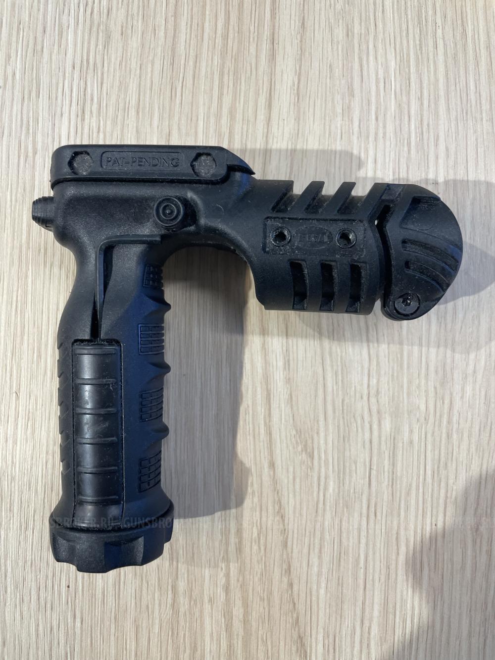 Передняя вертикальная рукоятка CAA FGA с адаптером для фонаря