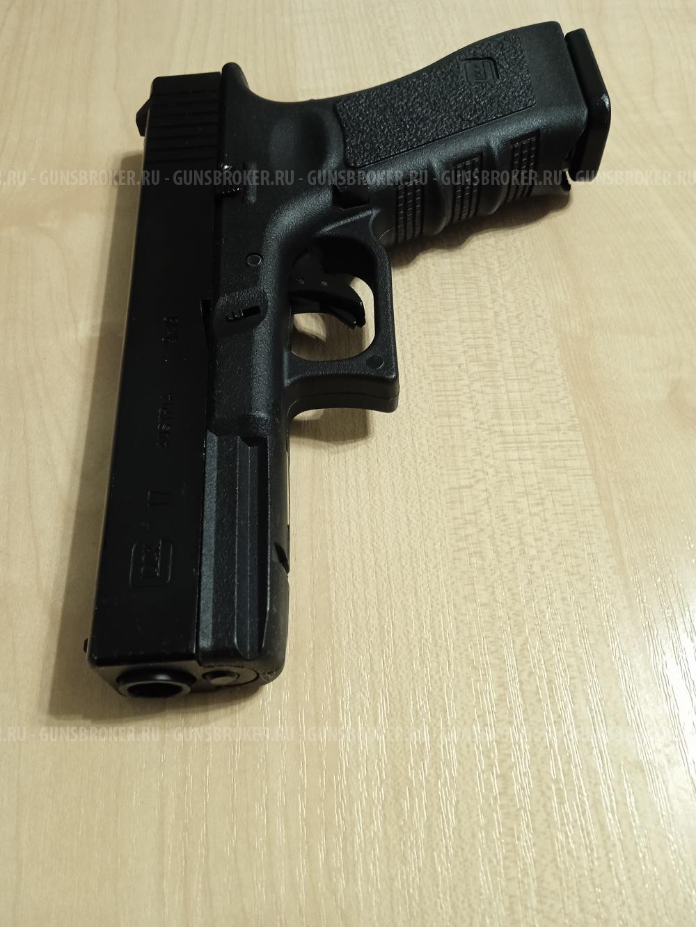 Пистолет East Crane Glock 17 Gen 3 (EC-1101) + кабура + грингаз + шарики