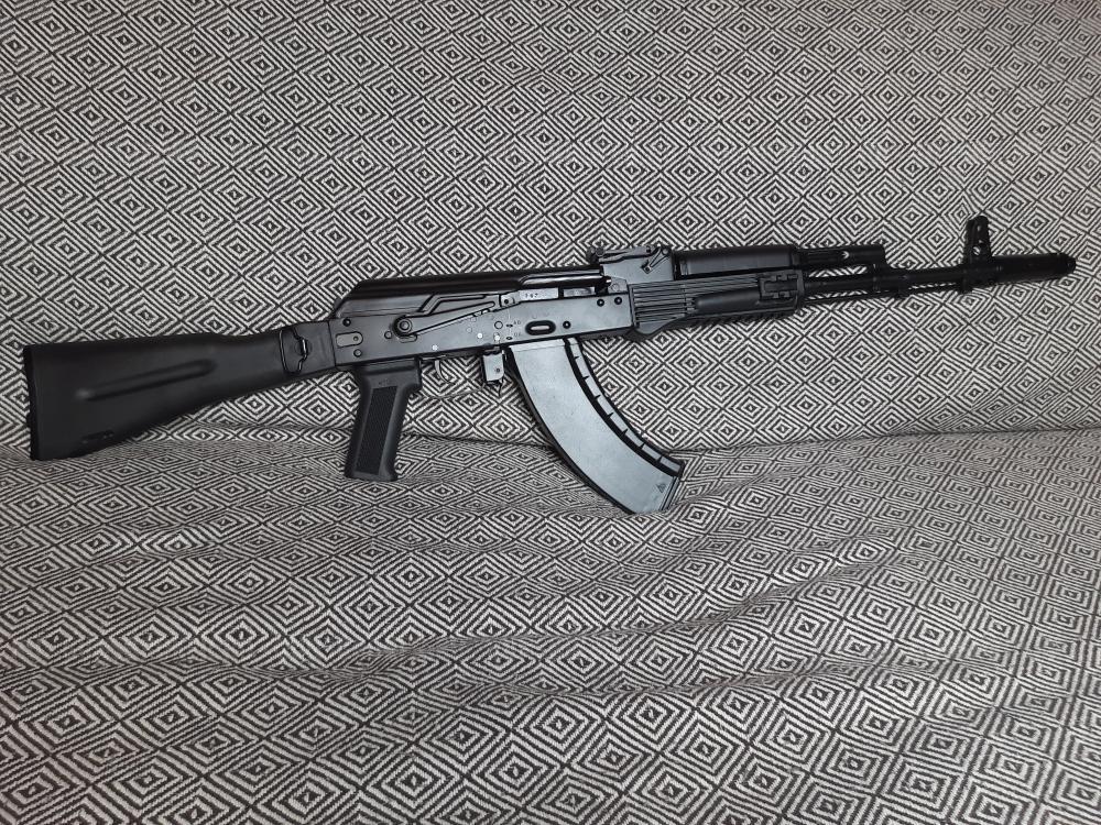 Автомат Калашникова охолощенный АК-103 ранний деактив 2016 г., новый в отличном состоянии.