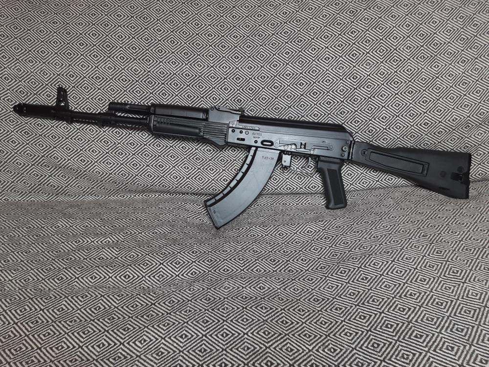Автомат Калашникова охолощенный АК-103 ранний деактив 2016 г., новый в отличном состоянии.