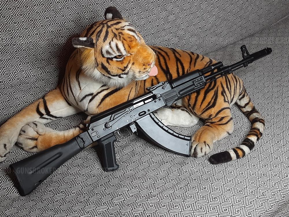 Автомат Калашникова охолощенный АК-103 ранний деактив 2016 г., новый в отличном состоянии.