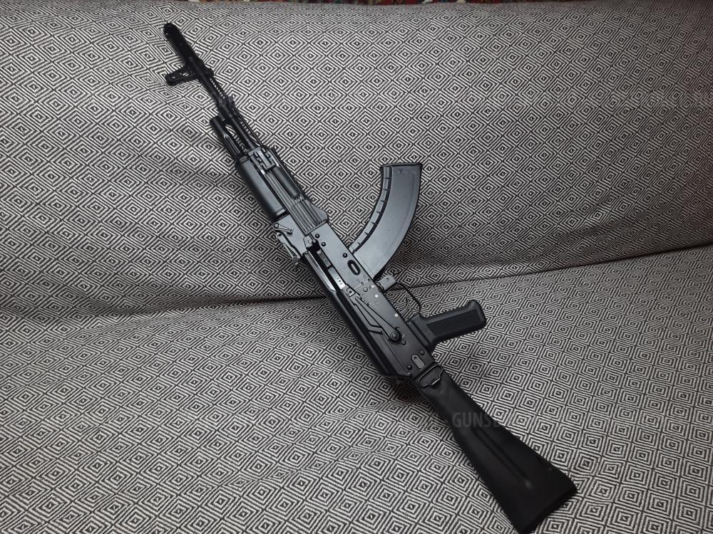 Автомат Калашникова охолощенный АК-103 ранний деактив 2016 г., новый в отличном состоянии.