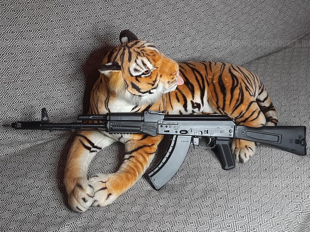 Автомат Калашникова охолощенный АК-103 ранний деактив 2016 г., новый в отличном состоянии.