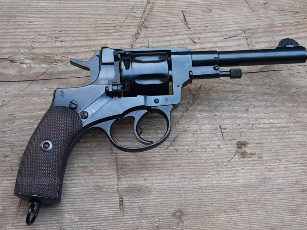 Револьвер охолощённый Наган ИЖ-172 "Царский" 1900 года, новый, в отличном состоянии, с паспортом