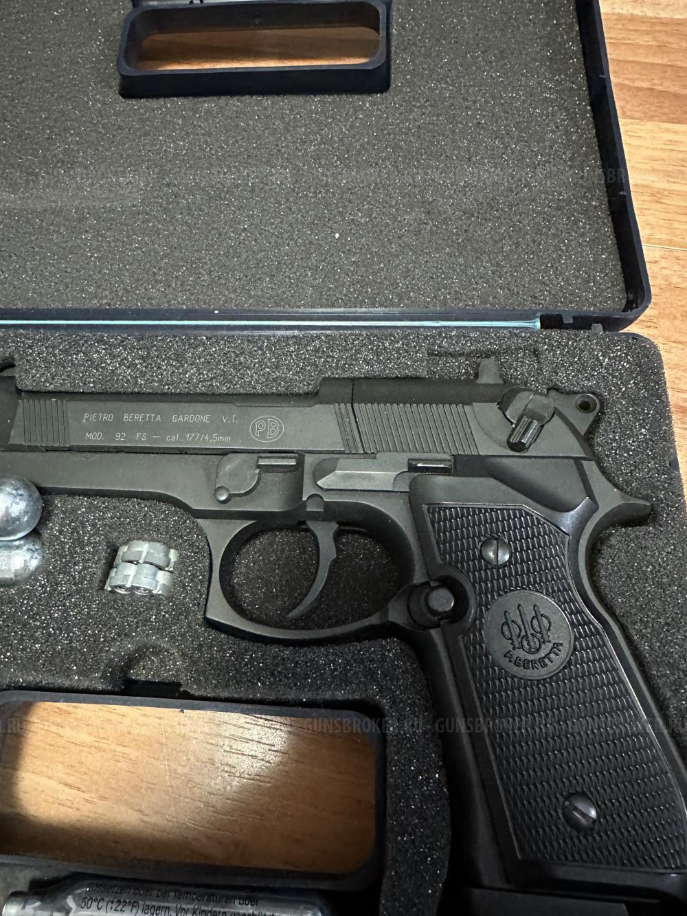 Пистолет пневматический Beretta M92 FS (чёрн. с чёрн. пласт. накладками) 419.00.00/419.00.