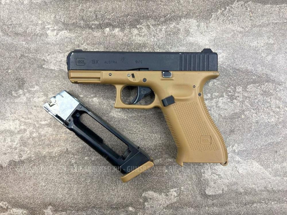 Пистолет пневматический Umarex Glock 19X (металл, подвижный затвор, песочный, CO₂) ВВ 4.5 
